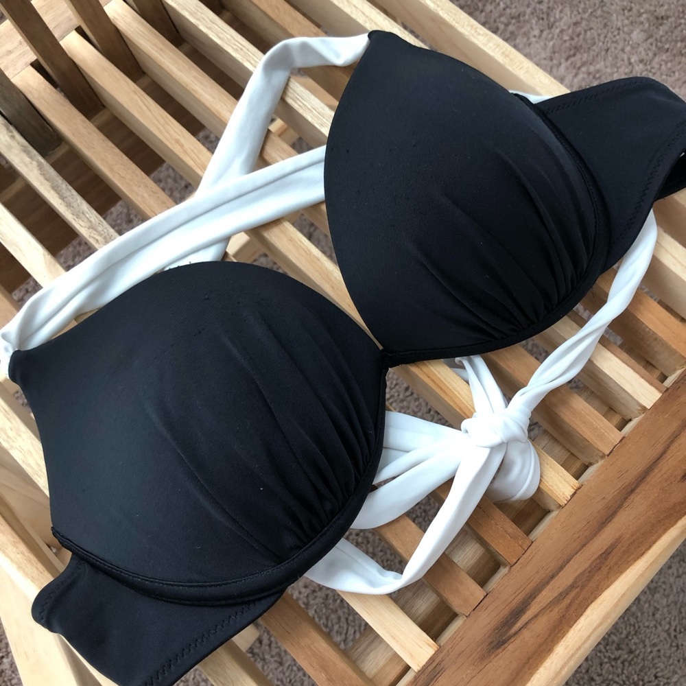 Victoria’s Secret bikini